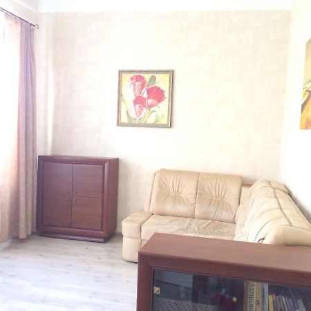 2-Kh Kom-Ia Kvartira V Tsentre Odessy Odesa Exterior foto