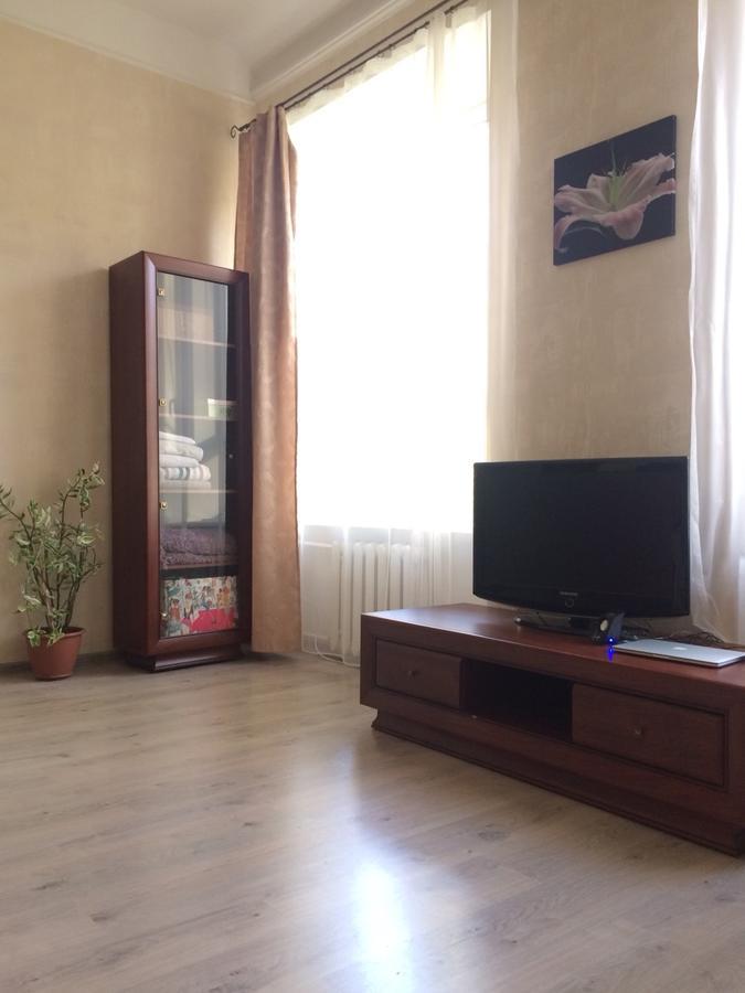 2-Kh Kom-Ia Kvartira V Tsentre Odessy Odesa Exterior foto